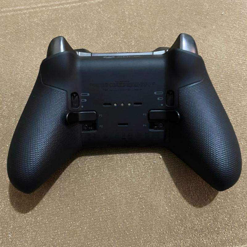 Gusci anteriori/posteriori di  - Gaming Console Stand recensione e prezzo
